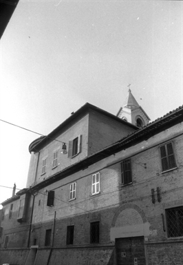 Stecca sopra le mura cinquecentesche